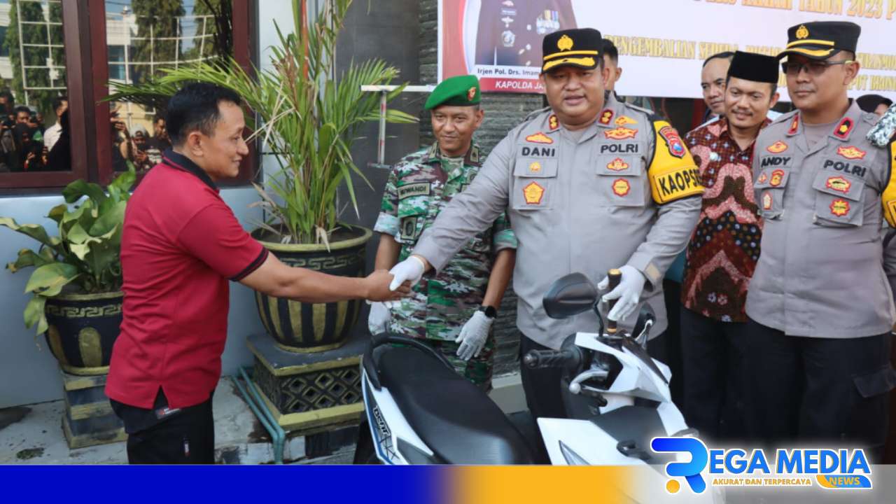 Ungkap Curanmor, Kapolres Pamekasan Kembalikan Motor Ke Pemiliknya