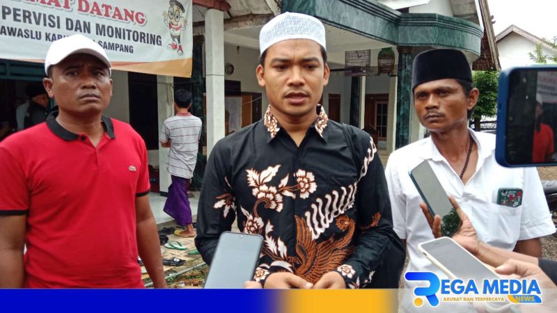 Caption: partisipan peserta anggota KPPS Desa Moktesareh saat diwawancara awak media, (dok. regamedianews). 