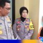 Caption: Kapolres Bangkalan bersama RB terduga pelaku pembuangan bayi, (dok. regmedianews). 