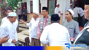 Cawapres Mahfud MD Kunjungi Pesantren di Sampang