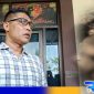 Caption: Kasi Humas Polres Sampang Ipda Sujianto, ungkap peristiwa pembunuhan di Desa Pandan, Omben, (dok. regamedianews). 