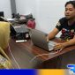 Caption: inisial F pelaku pembunuhan wanita di Karang Gayam Omben, saat diperiksa penyidik Satreskrim Polres Sampang, (dok. Humas Polri). 