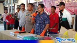 Caption: Kasat Reskrim Polres Sampang ungkap kasus pembunuhan di Desa Pandan, (dok. regamedianews). 