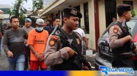 Caption: tersangka narkoba antar pulau saat digelandang polisi di Mapolres Pamekasan, (dok. regamedianews). 