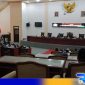 Caption: saat berlangsungnya rapat paripurna pembahasan Raperda Inisiatif dan Eksekutif di Gedung Paripurna DPRD Sampang, (dok. regamedianews). 