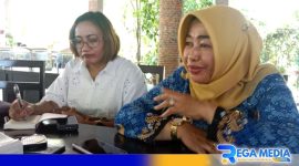 Caption: Wabup Pohuwato Suharsi Igirisa saat bersama pihak PT Biomasa Jaya Abadi, (dok. regamedianews). 