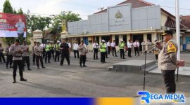 Caption: usai apel pimpinan, Kapolres Pamekasan gelar sidak Gaktibplin, (dok. regamedianews). 