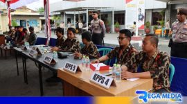 Caption: proses simulasi pengamanan TPS di halaman Mapolres Pamekasan, (dok. regamedianews). 