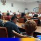 Caption: Pj Bupati Sampang Rudi Arifiyanto saat pertemuan silaturahmi dengan para insan pers di aula kantor Pemkab Sampang, (dok. regamedianews). 