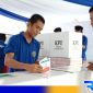 Caption: salah satu napi Rutan Sampang tampak memasukkan surat suaranya, (dok. regamedianews). 