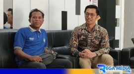 Caption: Humas IWO saat ditemui tim leader administrasi dan hukum ULP PLN Pamekasan, (dok. regamedianews). 