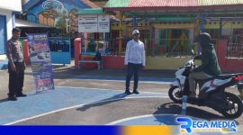 Caption: pemohon SIM saat mencoba belajar di lintasan uji materi berkendara, di Mako Satlantas Polres Sampang, (dok. regamedianews). 