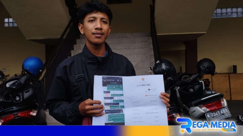 Caption: korban dugaan penipuan arisan online, tunjukkan bukti chatting dan transfer, (dok. regamedianews). 