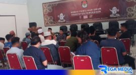 Caption: aliansi pemuda peduli pemilu saat audiensi ke KPUD Pamekasan, (dok. regamedianews). 
