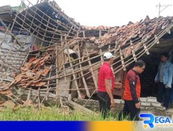 Diterjang Angin, Rumah Warga Sampang Ambruk