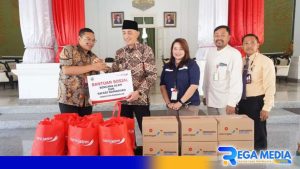 SKK Migas-PHE WMO Bantu Korban Banjir di Bangkalan