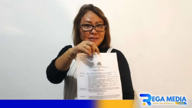 Caption: korban penipuan investasi tunjukkan SP3 yang dikeluarkan Ditreskrimum Polda Jatim, (dok. regamedianews). 