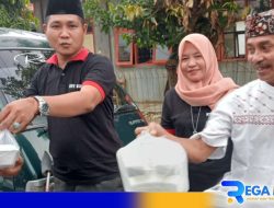 Rutinitas Ramadhan, KYT Pamekasan Bagi-Bagi Takjil Gratis