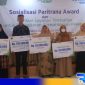 Caption: penyerahan santuan serta bantuan kepada keluarga korban (JKK dan Beasiswa) secara simbolis oleh BPJS Ketenagakerjaan, (dok. regamedianews).