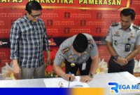 Caption: Kalapas Narkotika Kelas IIA Pamekasan teken MoU dengan Yayasan Pelita Kasih Allah, (dok. regamedianews). 