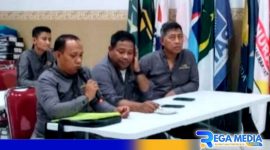 Caption: kuasa hukum LBH Lentera saat di kantor KPUD Sampang, (dok. regamedianews). 