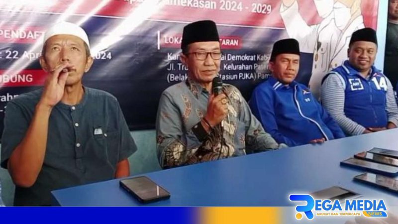Caption: KH.Kholilurrahman menyampaikan statementnya usai menyerahkan formulir penjaringan Cabup Pamekasan ke Partai Demokrat, (dok. regamedianews). 