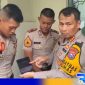 Caption: Kabid Humas Polda Jatim tunjukkan cuplikan film Akeloy Production berjudul 