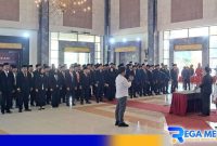 Caption: prosesi pelantikan anggota PPK Kabupaten Bangkalan untuk Pilkada 2024, (dok. regamedianews). 