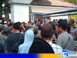 Massa PABPDSI Demo PJ Bupati Sampang