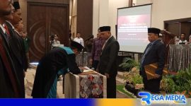 Caption: prosesi pelantikan anggota PPK Kabupaten Pamekasan dalam Pilkada 2024, (dok. regamedianews). 