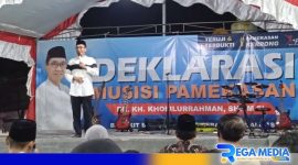 Caption: KH. Kholilurrahman menyampaikan sambutannya dalam deklarasi gabungan musisi Pamekasan, (dok. regamedianews). 