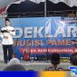 Caption: KH. Kholilurrahman menyampaikan sambutannya dalam deklarasi gabungan musisi Pamekasan, (dok. regamedianews). 