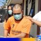 Caption: sepasang suami istri tersangka curanmor digelandang polisi di Mapolres Pamekasan. 