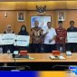 Caption: pose bersama Kepala Keasistenan Pemeriksaan VI Ombudsman RI, (dok. BPJS Ketenagakerjaan Madura). 