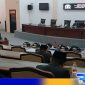 Caption: penyampaian laporan PJ Bupati Sampang saat rapat paripurna bersama DPRD Sampang tentang Raperda tahun 2023, (dok. regamedianews). 