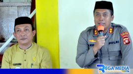 Caption: Kapolres Gorut saat gelar Jumat Curhat bersama masyarakat Desa Dambalo, (dok. regamedianews). 