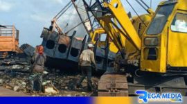 Caption: aktivitas galangan kapal di Kamal Bangkalan, (dok. regamedianews). 