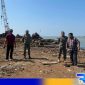 Caption: anggota Komisi A DPRD Bangkalan sidak ke lokasi aktivitas galangan kapal di Kamal, (dok. regamedianews). 