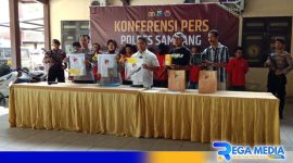 Caption: press conference, Polres Sampang tunjukkan barang bukti ungkap kasus kriminal, (dok. regamedianews). 