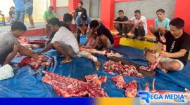 Caption: pemotongan daging qurban dilakukan warga binaan Lapas Narkotika Pamekasan, (dok. regamedianews). 