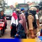 Caption: berlangsungnya penertiban pedagang liar di pasar polowijo Omben, (dok. regamedianews). 