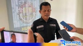 Caption: Kasi Humas Polres Pamekasan (AKP Sri Sugiarto), saat diwawancara awak media, (dok. regamedianews). 