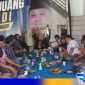 Caption: Tim Rumah Juang H.Slamet Junaidi saat rapat konsolidasi di kantornya, Jl.Selong Permai Sampang, (dok. regamedianews). 