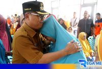 Caption: Thariq Modanggu saat bertemu dengan masyarakat, (dok. regamedianews). 
