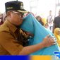 Caption: Thariq Modanggu saat bertemu dengan masyarakat, (dok. regamedianews). 