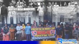Caption: rakyat Desa Madulang secara serentak melakukan aksi penolakan pergantian PJ Kepala Desanya, (dok. regamedianews). 