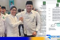 Caption: H.Slamet Junaidi - Ra Mahfud terima SK rekomendasi dari DPP PKB, (dok. redaksi). 