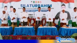 Dinilai Sukses Membangun Sampang, KH. Fauzan Zaini Karang Durin Ajak Masyarakat Dukung Pasangan H. Slamet Junaidi – Ra Mahfud