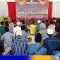 Caption: didampingi Kapolsek dan Danramil, Camat Omben saat menemui ratusan warga di Pendopo Graha Jokotole, (dok. regamedianews). 