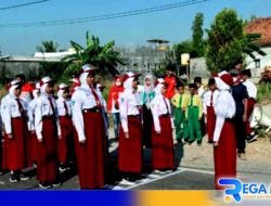 Camat Robatal Lepas Langsung Lomba Gerak Jalan HUT RI Ke-79